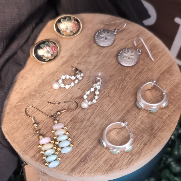 9 Piece Vintage Earring Set - Picture 7 of 9